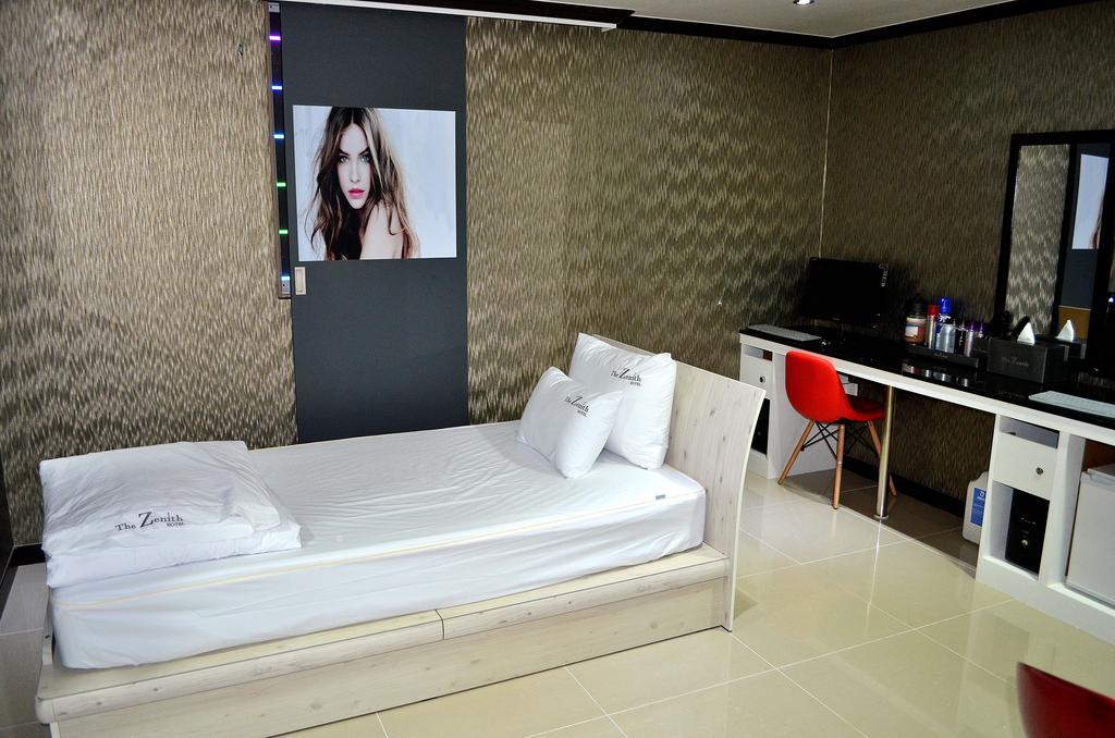 The Zenith Hotel Busan Bagian luar foto